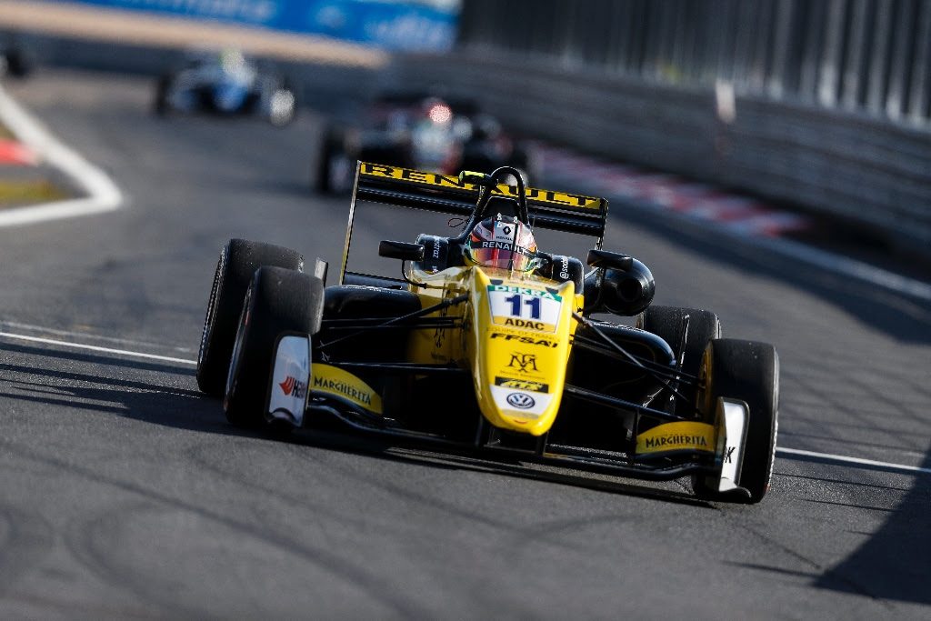 [Fórmula 3 Europea] Franco-argentino Sacha Fenestraz acumula experiencia en Nürburgring