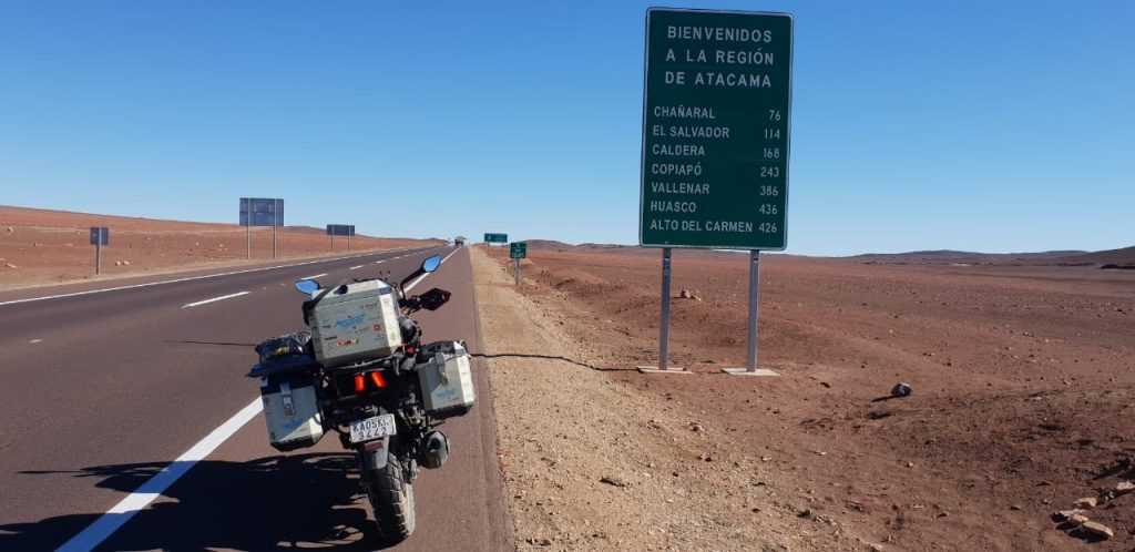 Odisea motoquera de Bajaj llega a Chile