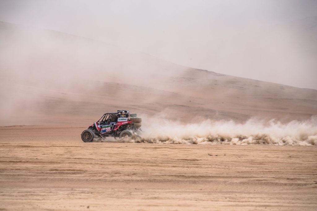 [Dakar/Side by Side] Ignacio Casale remontó en la cuarta etapa y «Chaleco» López vivió una pesadilla