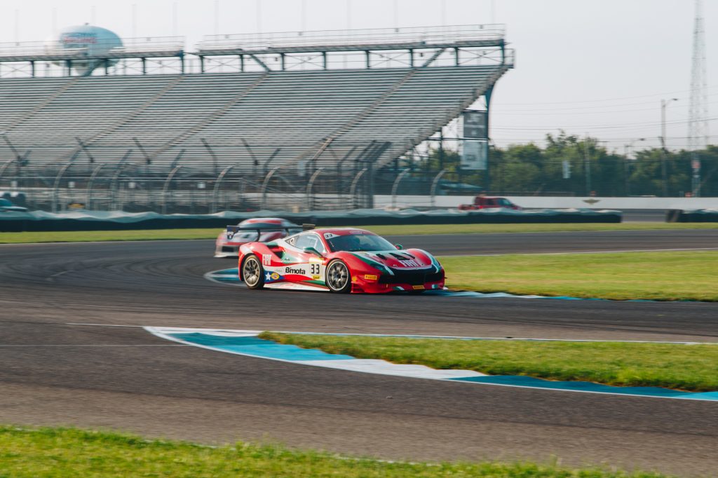 [Chilenos en el exterior] Benjamín Hites triunfó en el Campeonato Norteamericano Ferrari Challenge