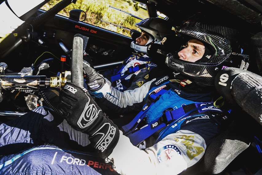 [Chilenos en el exterior] Alberto Heller marcha quinto en la clasificación del WRC2 en el Rally de Gales