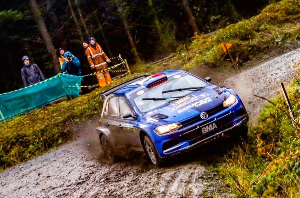 [Chilenos en el exterior] Alberto Heller fue sexto en el Rally de Gales