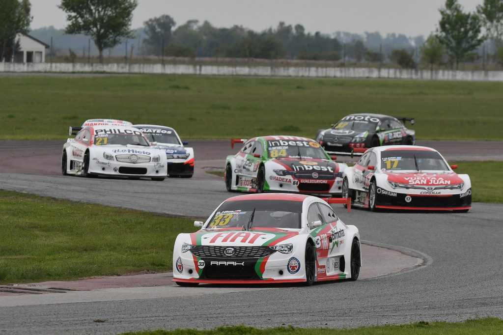 [Chilenos en el exterior] Benjamín Hites enfrentará dos finales del Top Race Series en Concordia