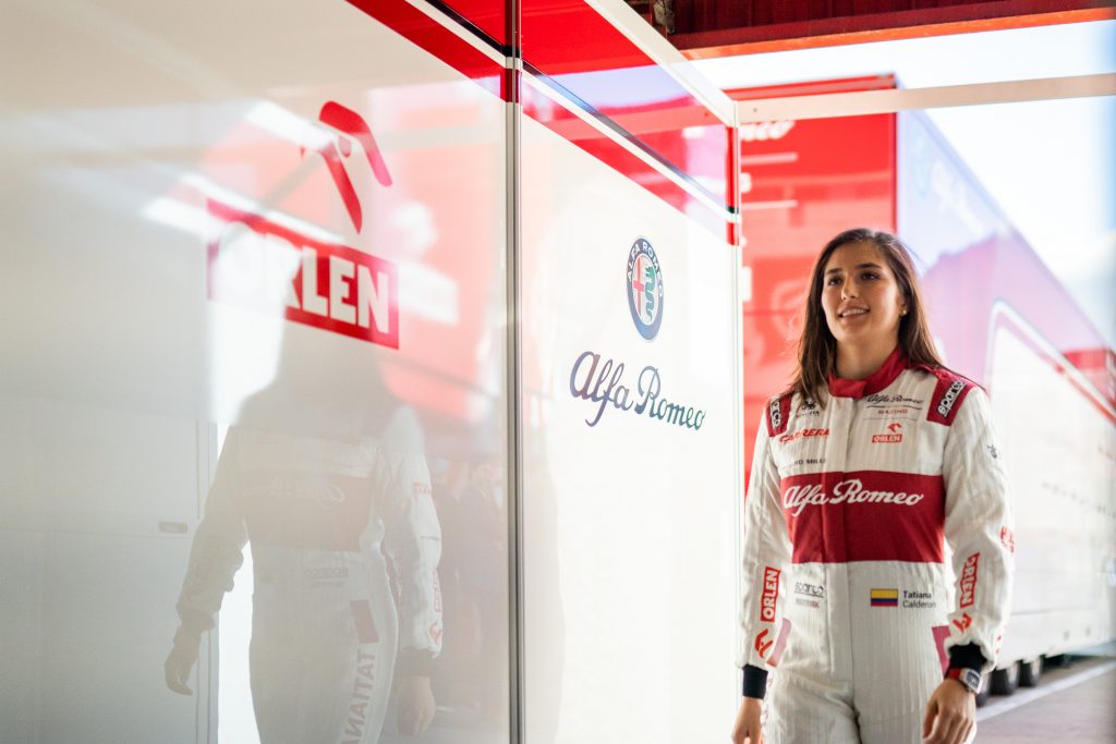 [Fórmula 1] Colombiana Tatiana Calderón continúa como piloto de pruebas y embajadora del equipo Alfa Romeo Racing ORLEN
