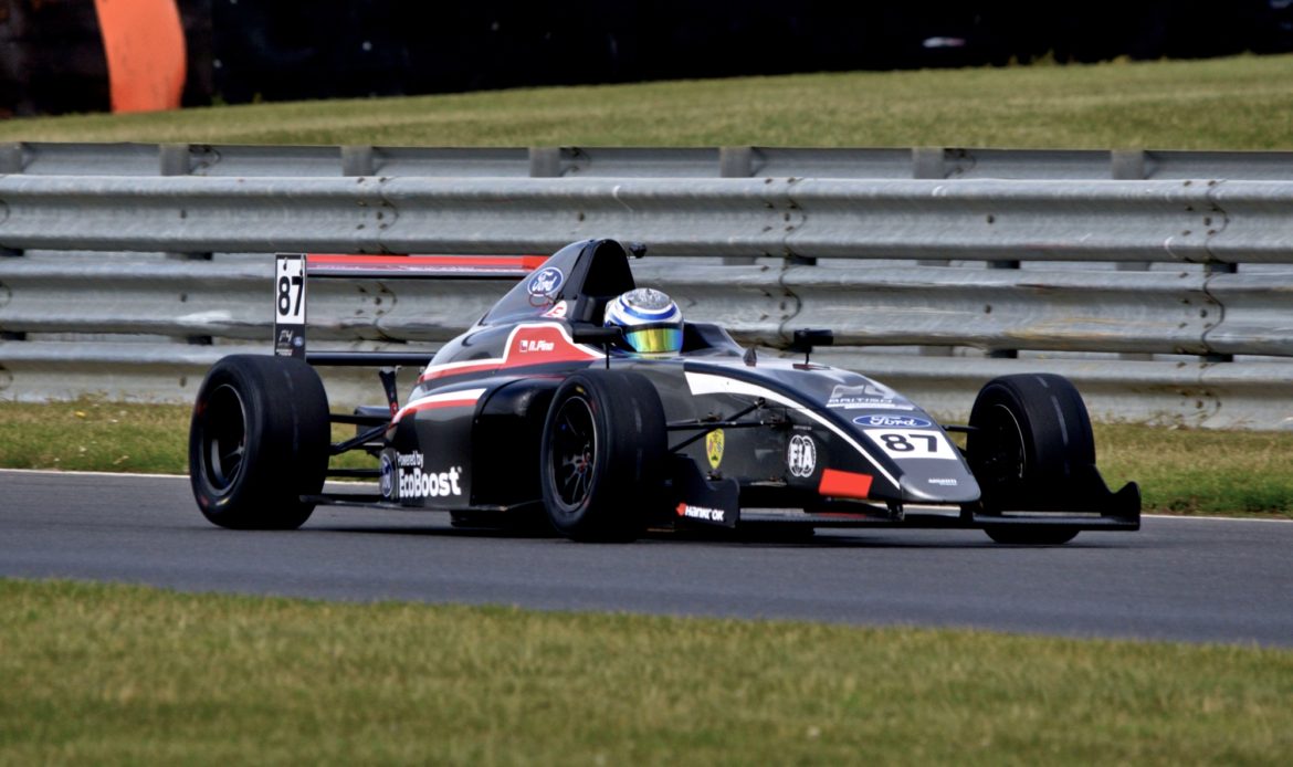 [Chilenos] Nicolás Pino debuta este fin de semana en la Fórmula 4 británica