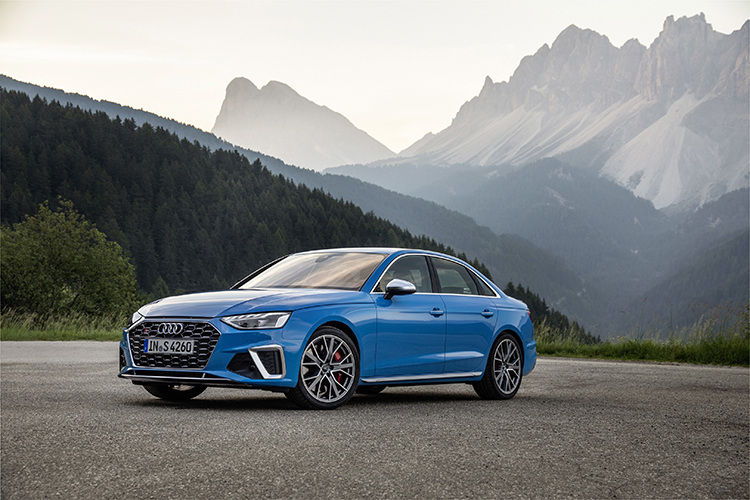 Conserva el V6 a gasolina: Audi lanza en Chile el renovado S4