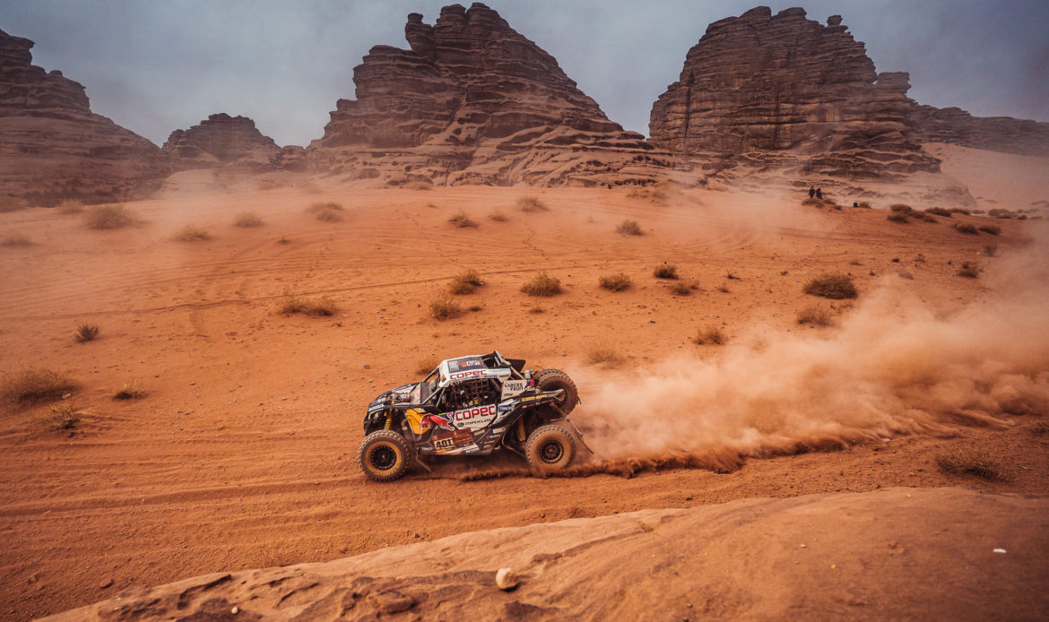 [Dakar 2021] «Chaleco» López cuida muy bien el primer lugar en clasificación general de Vehículos Ligeros y SSV