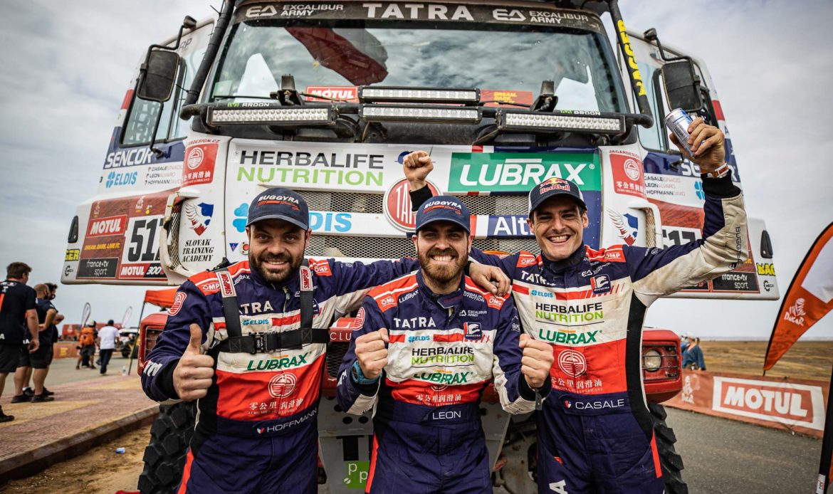 [Chilenos en el exterior] Ignacio Casale se transforma en piloto oficial de camiones del Tatra Byggyra Racing