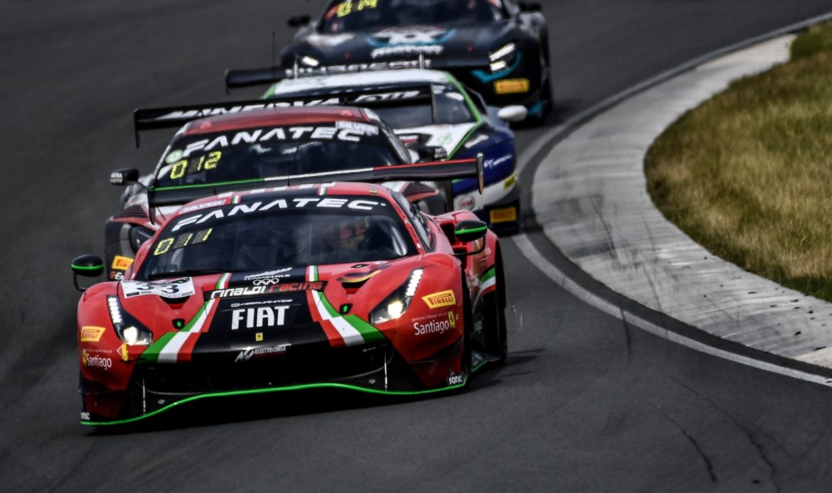 [Chilenos en el exterior] Benjamín Hites vuelve a rozar el podio en GT World Challenge
