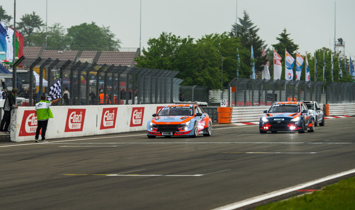 Hyundai Motorsport logra un espectacular «uno-dos» en las 24 Horas de Nürburgring
