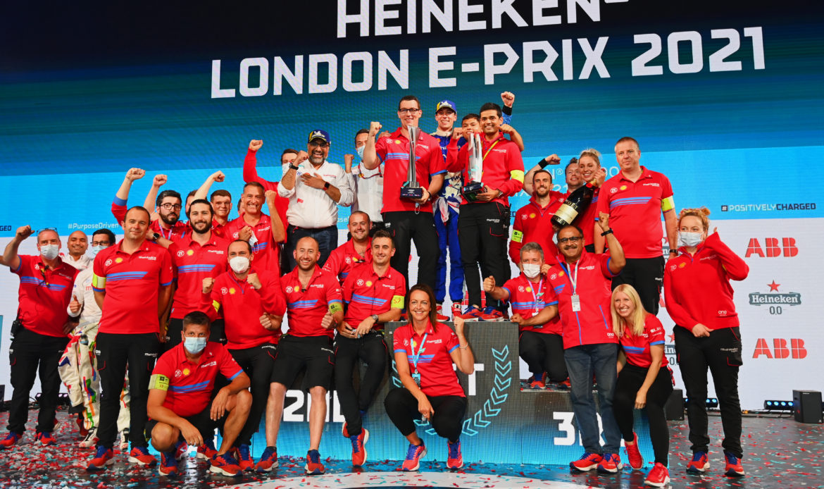 [Fórmula E] Alex Lynn triunfó en Londres tras una sanción a Lucas di Grassi