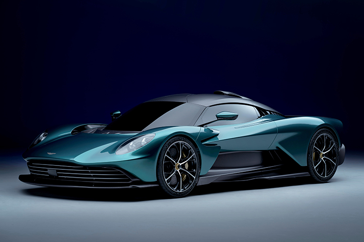Aston Martin destapa al Valhalla: un híbrido con tres motores y más de 900 hp