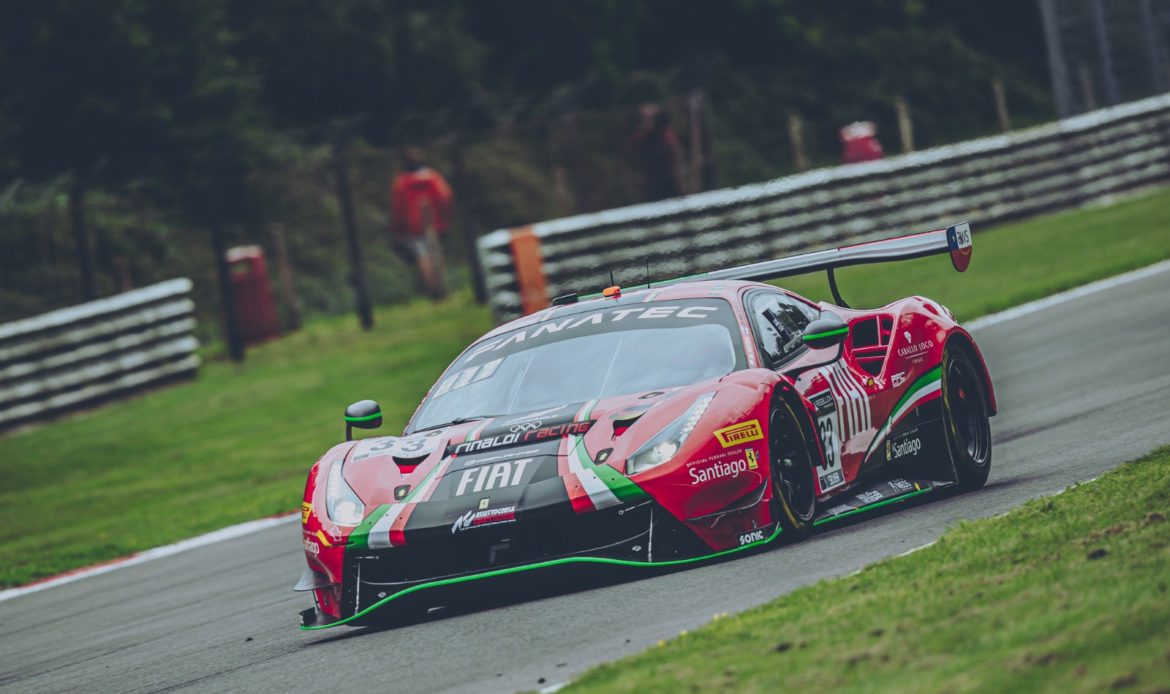 [Chilenos en el exterior] Benjamín Hites logra una buena posición en grilla de Brands Hatch (Inglaterra)