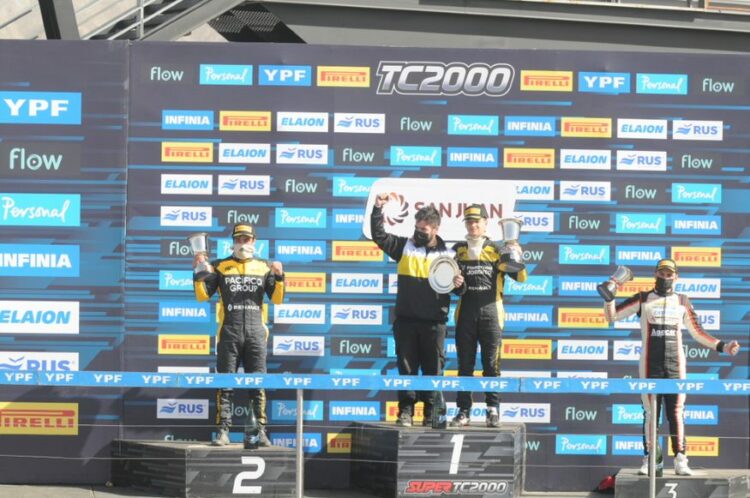 [Chilenos en el exterior] Felipe Barrios subió al podio por primera vez en el TC2000