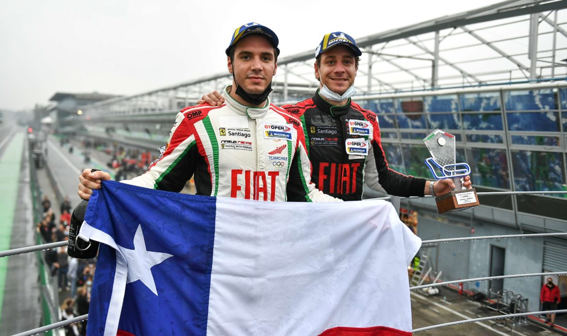 [Chilenos en el exterior] Benjamín Hites y Fabrizio Crestani triunfan bajo la lluvia en Monza
