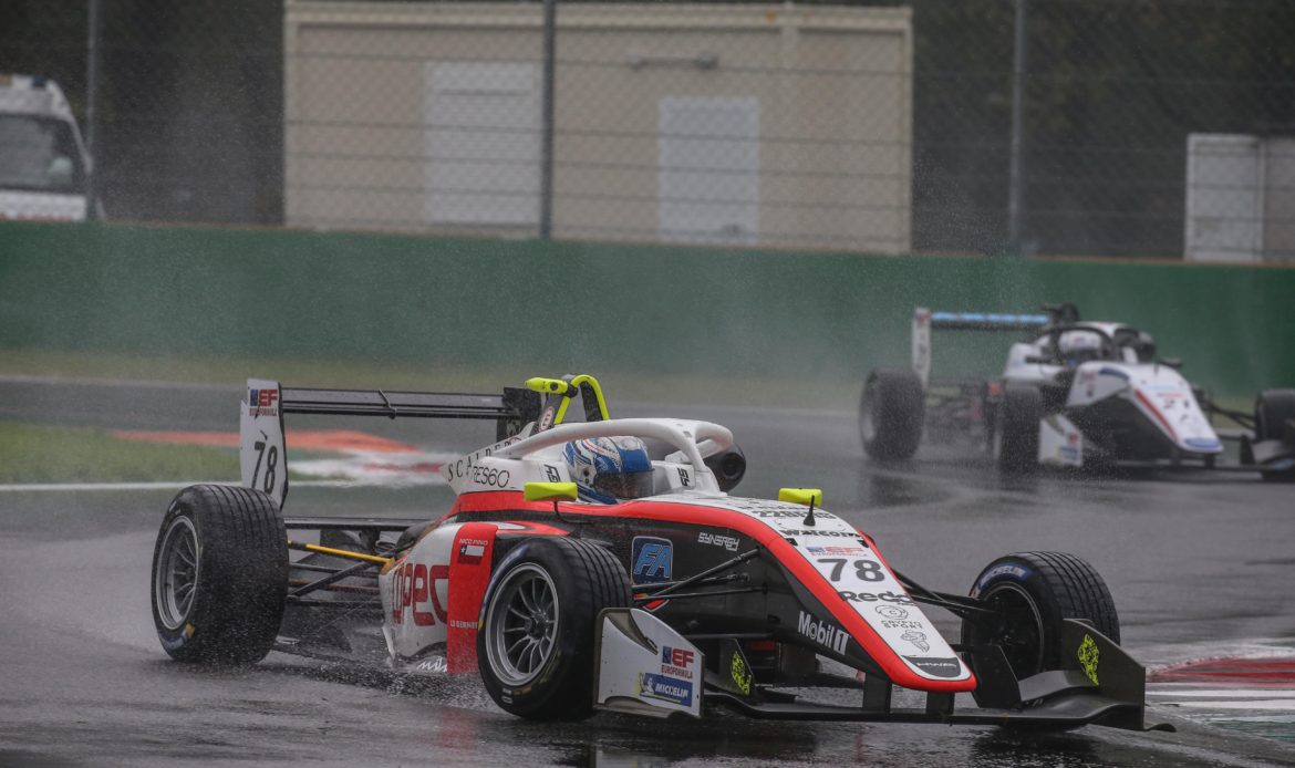 [Chilenos en el exterior] Nicolás Pino culminó su debut en la Euroformula bajo la lluvia entregando buenas sensaciones a su equipo