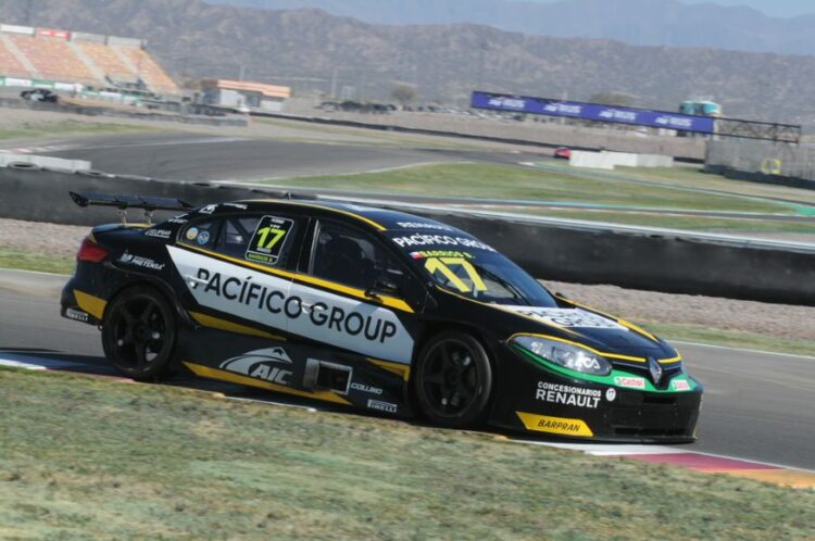 [Chilenos en el exterior] Felipe Barrios fue segundo en la carrera sprint de la décima fecha del TC2000