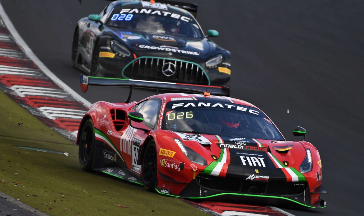 [Chilenos en el exterior] Benjamín Hites sale a ganar su categoría en última fecha del GT World Challenge Europe