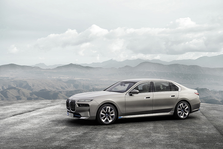 BMW presenta el totalmente renovado Serie 7 con gran comodidad y experiencia digital de gama alta