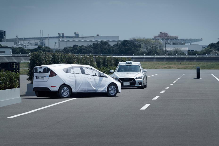 La nueva tecnología de asistencia al conductor de Nissan mejora la prevención de colisiones