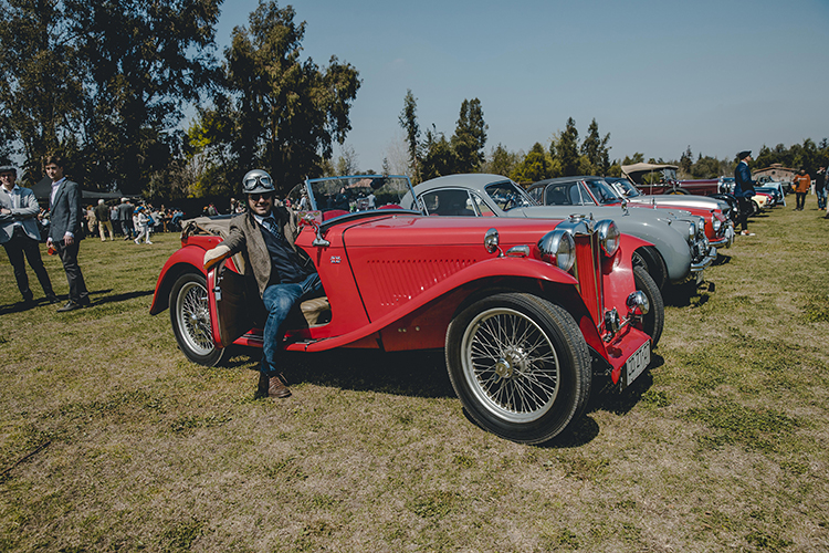 Distinguished Gentleman’s Drive Chile convocó a más de 200 autos antiguos