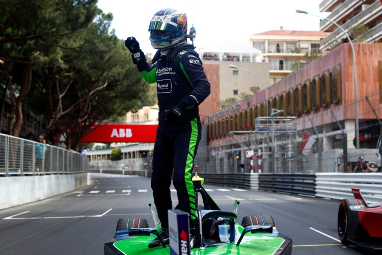 [Fórmula E] Nick Cassidy brilla en Mónaco y lidera el campeonato